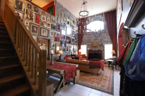 Waterfront 6-Bedroom Wizarding Villa in Lake Berkley Near Universal Studio's Harry Potter